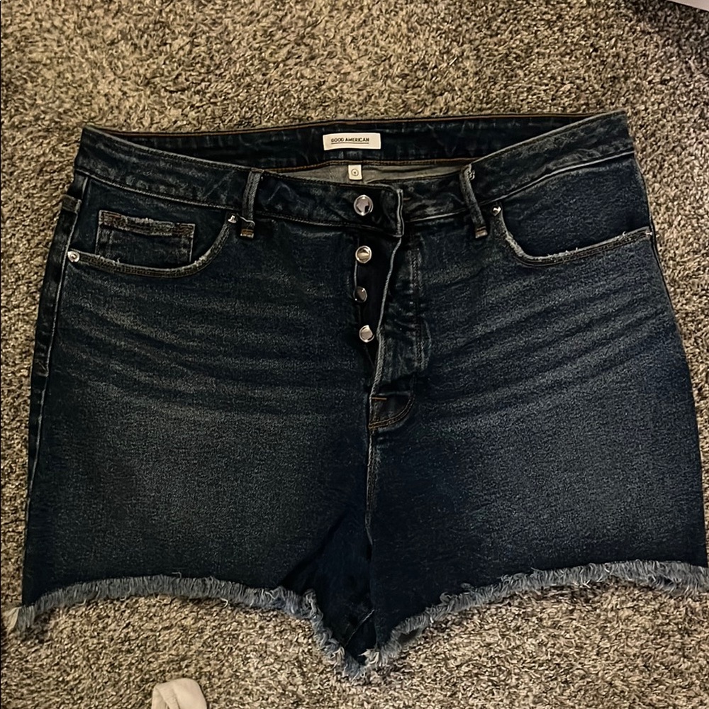 Good American Blue Jean Shorts High-Waisted Frayed Hem
